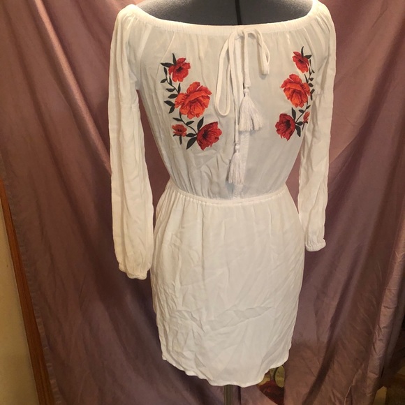 La Hearts Dresses & Skirts - NWOT Pac Sun off shoulder peasant dress